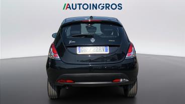 LANCIA CERTIFIED Lancia Ypsilon Iii 2021 1.0 Firefly Hybrid Silver S And S 70cv Usata - City Car Ibrido Nero - Torino - 2495819_4