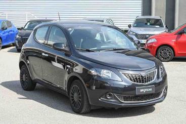 LANCIA CERTIFIED Lancia Ypsilon 1.0 Firefly S And S Hybrid Ecochic Silver Usata - City Car Ibrido Nero - Carmagnola - 2495831_2