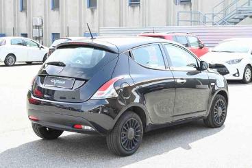 LANCIA CERTIFIED Lancia Ypsilon 1.0 Firefly S And S Hybrid Ecochic Silver Usata - City Car Ibrido Nero - Carmagnola - 2495831_3