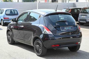 LANCIA CERTIFIED Lancia Ypsilon 1.0 Firefly S And S Hybrid Ecochic Silver Usata - City Car Ibrido Nero - Carmagnola - 2495831_4