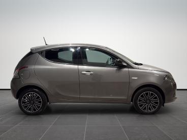 LANCIA CERTIFIED Lancia Ypsilon 1.0 Firefly Hybrid Gold S And S 70cv 5p.ti Usata - City Car Ibrido Grigio - Pistoia - 2495894_4