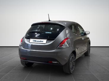LANCIA CERTIFIED Lancia Ypsilon 1.0 Firefly Hybrid Gold S And S 70cv 5p.ti Usata - City Car Ibrido Grigio - Pistoia - 2495894_5