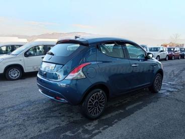 LANCIA CERTIFIED Lancia Ypsilon 402 Platino 1.0 Usata - City Car Ibrido Blu - Bassano Del Grappa - 2500153_4