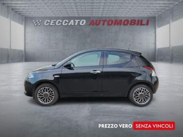 LANCIA CERTIFIED Lancia Ypsilon 1.0 Firefly Hybrid Gold Plus S And S 70cv 5p.ti Usata - City Car Ibrido Nero - Bassano Del Grappa - 2500420_2