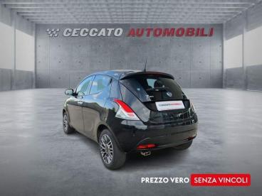 LANCIA CERTIFIED Lancia Ypsilon 1.0 Firefly Hybrid Gold Plus S And S 70cv 5p.ti Usata - City Car Ibrido Nero - Bassano Del Grappa - 2500420_3