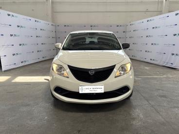 LANCIA CERTIFIED Lancia Ypsilon 1.0 70cv Firefly Hybrid S&s Silver Usata - City Car Ibrido Bianco - Roma - 2502011_2