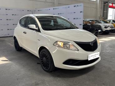LANCIA CERTIFIED Lancia Ypsilon 1.0 70cv Firefly Hybrid S&s Silver Usata - City Car Ibrido Bianco - Roma - 2502011_3