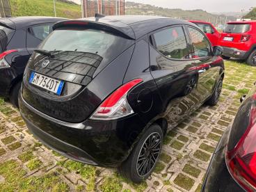LANCIA CERTIFIED Lancia Ypsilon Iii 1.0 Firefly Hybrid Gold S And S 70cv Usata - City Car Ibrido Nero - Fisciano - 2504125_5