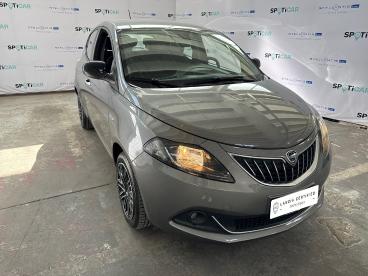 LANCIA CERTIFIED Lancia Ypsilon 1.0 Firefly 70cv S&s Hybrid Gold Usata - City Car Ibrido Grigio - Roma - 2506175_3