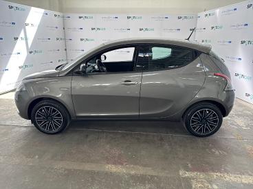 LANCIA CERTIFIED Lancia Ypsilon 1.0 Firefly 70cv S&s Hybrid Gold Usata - City Car Ibrido Grigio - Roma - 2506175_4
