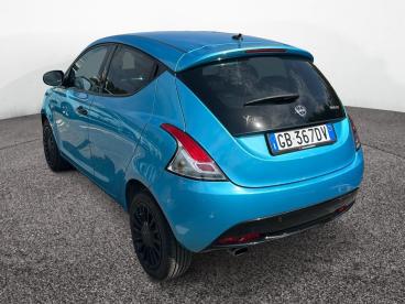 LANCIA CERTIFIED Lancia Ypsilon Iii 2015 1.0 Firefly Hybrid Maryne S And S 70cv Usata - City Car Ibrido Blu - Roma - 2507076_4