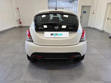 SPOTICAR Lancia Ypsilon 1.0 Firefly 70cv S&s Hybrid Silver Usata - City Car Ibrido Bianco - Roma - 1202512618_5