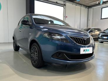 SPOTICAR Lancia Ypsilon 1.0 Firefly 70cv S&s Hybrid Silver Plus Usata - City Car Ibrido Blu - Vimercate - 1202513564_3