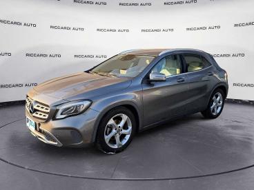 SPOTICAR Mercedes Gla (x156) 180 Business Usata - Suv Benzina Nero - Magenta - 1202438213_1