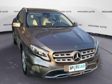 SPOTICAR Mercedes Gla (x156) 180 Business Usata - Suv Benzina Nero - Magenta - 1202438213_2
