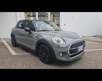 SPOTICAR Mini Mini Iv F55-f56 2014 1.5 Cooper D Boost 5p Auto My18 Usata - City Car Diesel Grigio - Tortoreto - 502313063_1