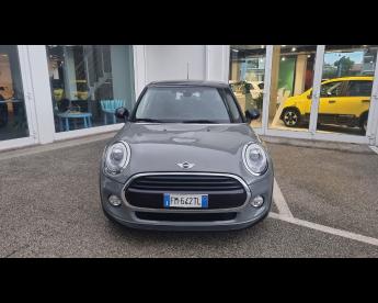 SPOTICAR Mini Mini Iv F55-f56 2014 1.5 Cooper D Boost 5p Auto My18 Usata - City Car Diesel Grigio - Tortoreto - 502313063_2