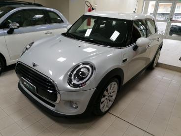 SPOTICAR Mini Mini 5 Porte 1.5 Cooper D Baker Street 5 Porte Usata - City Car Diesel Grigio - Foggia - 502428807_1