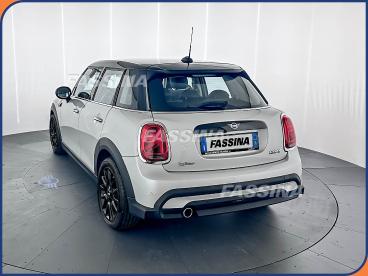 SPOTICAR Mini Mini 5 Porte 5p 1.5 Cooper Classic Auto Usata - City Car Benzina Grigio - Milano - 502435320_4