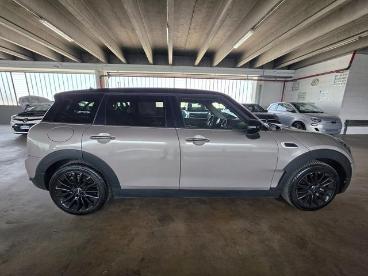 SPOTICAR Mini Mini Cooper Clubman 1.5 Classic Usata - City Car Benzina Beige - Tortona - 502481170_4