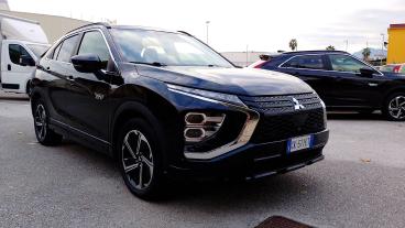 SPOTICAR Mitsubishi Canter Cross 2.4 Phev Diamond Usata - Suv Ibrido Nero - Lancusi - 502329592_2