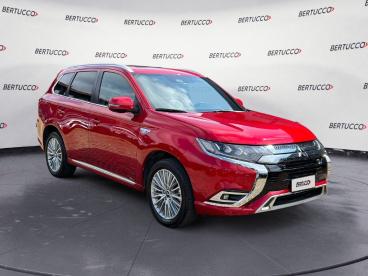 SPOTICAR Mitsubishi Outlander 3ª Serie 2.4 Mivec 4wd Phev Diamond Sda Usata - Suv Ibrido Rosso - Legnago - 602462904_1