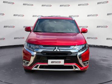 SPOTICAR Mitsubishi Outlander 3ª Serie 2.4 Mivec 4wd Phev Diamond Sda Usata - Suv Ibrido Rosso - Legnago - 602462904_2