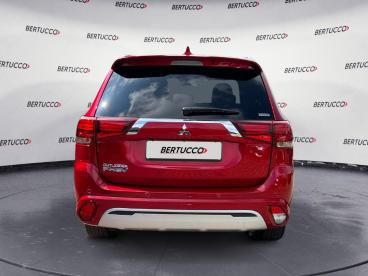 SPOTICAR Mitsubishi Outlander 3ª Serie 2.4 Mivec 4wd Phev Diamond Sda Usata - Suv Ibrido Rosso - Legnago - 602462904_5