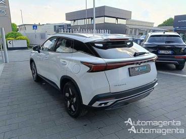 SPOTICAR Omoda C5 1.6 Gpl 147cv Dct7 Premium Anniversary Km Zero Usata - Suv Ibrido Plug-in Bianco - Magenta - 1202457604_4