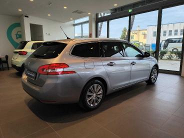 SPOTICAR Peugeot 308 Sw 1.5 Bluehdi Allure Pack S&s 130cv Eat8 Usata - Station Wagon Diesel Grigio - Forli - 1202444357_3