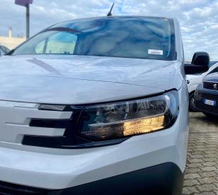 SPOTICAR Peugeot Partner L1 Bluehdi 130cv Usata - Coupé-cabriolet Diesel Bianco - Monopoli - 1202473189_5