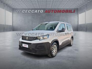 SPOTICAR Peugeot Rifter 1.2 Puretech Active S And S 110cv Usata - Family Car Benzina Bianco - Albignasego - 502456695_1