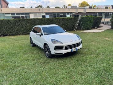 SPOTICAR Porsche Cayenne 3.0 Tiptronic 340cv Usata - Suv Benzina Bianco - Lancusi - 502382886_2