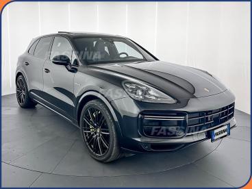 SPOTICAR Porsche Cayenne 4.0 V8 Turbo S E-hybrid Usata - Suv Ibrido Nero - Milano - 502417785_1