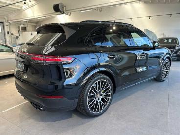 SPOTICAR Porsche Cayenne 3.0 V6 E-hybrid Usata - Suv Ibrido Nero - Venezia-mestre - 1202442790_3