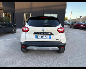 SPOTICAR Renault Captur I 2013 1.5 Dci Hypnotic (magnetik) 110cv Usata - Suv Diesel Grigio - Salerno - 602397913_3