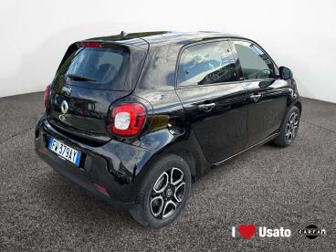 SPOTICAR Smart Forfour Ii 2015 0.9 T Passion 90cv Twinamic My18 Usata - City Car Benzina Nero - Roma - 502397295_3