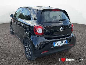 SPOTICAR Smart Forfour Ii 2015 0.9 T Passion 90cv Twinamic My18 Usata - City Car Benzina Nero - Roma - 502397295_4