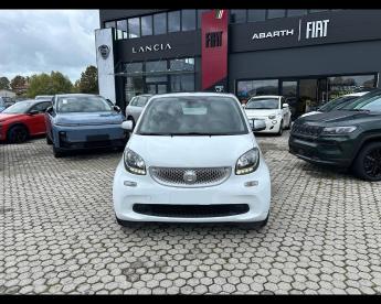 SPOTICAR Smart Fortwo Iii Cabrio Cabrio 1.0 Passion 71cv Twinamic Usata - City Car Benzina Bianco - Massarosa - 502392972_2