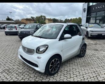 SPOTICAR Smart Fortwo Iii Cabrio Cabrio 1.0 Passion 71cv Twinamic Usata - City Car Benzina Bianco - Massarosa - 502392972_3