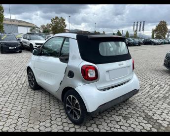SPOTICAR Smart Fortwo Iii Cabrio Cabrio 1.0 Passion 71cv Twinamic Usata - City Car Benzina Bianco - Massarosa - 502392972_5