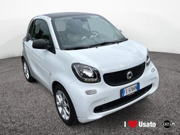 SPOTICAR Smart Fortwo Iii 2015 1.0 Passion 71cv Twinamic Usata - City Car Benzina Bianco - Roma - 502397325_2