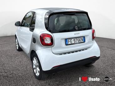 SPOTICAR Smart Fortwo Iii 2015 1.0 Passion 71cv Twinamic Usata - City Car Benzina Bianco - Roma - 502397325_4