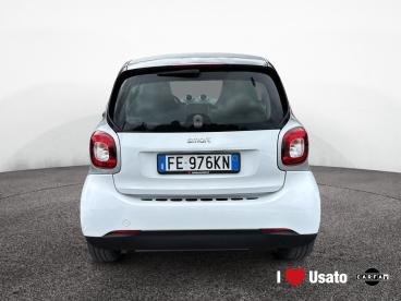 SPOTICAR Smart Fortwo Iii 2015 1.0 Passion 71cv Twinamic Usata - City Car Benzina Bianco - Roma - 502397325_5