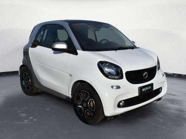 SPOTICAR Smart Fortwo 70 1.0 52kw Superpassion Twinamic Usata - City Car Benzina Bianco - Giarre - 502439127_3
