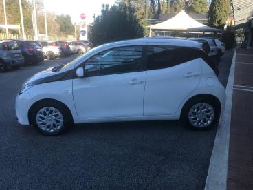 SPOTICAR Toyota Aygo Connect 1.0 Vvt-i 72 Cv 5 Porte X-play Usata - City Car Benzina Bianco - Roma - 502301835_2