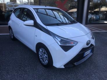 SPOTICAR Toyota Aygo Connect 1.0 Vvt-i 72 Cv 5 Porte X-play Usata - City Car Benzina Bianco - Roma - 502301835_3