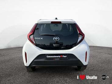 SPOTICAR Toyota Aygo X 1.0 Active 72cv S-cvt Usata - City Car Benzina Bianco - Roma - 502371960_5