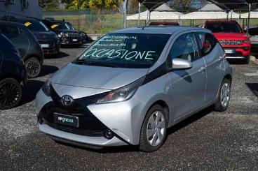 SPOTICAR Toyota Aygo 1.0 Vvt-i 69 Cv 5 Porte X-wave Usata - City Car Benzina Grigio - Carmagnola - 502393879_1