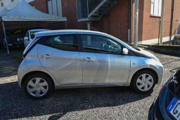 SPOTICAR Toyota Aygo 1.0 Vvt-i 69 Cv 5 Porte X-wave Usata - City Car Benzina Grigio - Carmagnola - 502393879_4